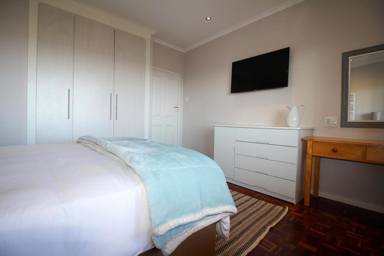 Westward Ho Apartment 13 Кейптаун Екстериор снимка