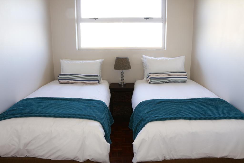 Westward Ho Apartment 13 Кейптаун Екстериор снимка
