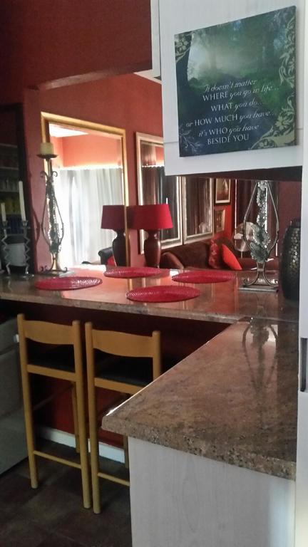 Westward Ho Apartment 13 Кейптаун Екстериор снимка
